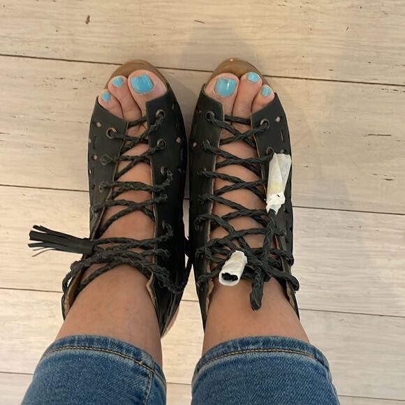 MUSSE & CLOUD BLACK LEATHER WEDGE SANDALS.  NEW - Picture 5 of 11